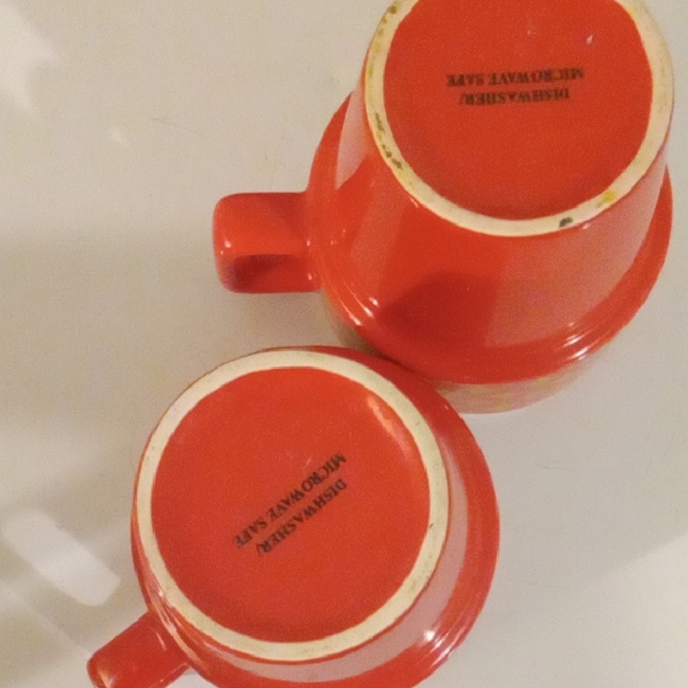Vibrant Red and Yellow Dining Mugs with Gold Accents - Picture 4 of 4